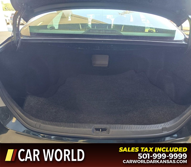 Toyota Camry Vehicle Full-screen Gallery Image 13