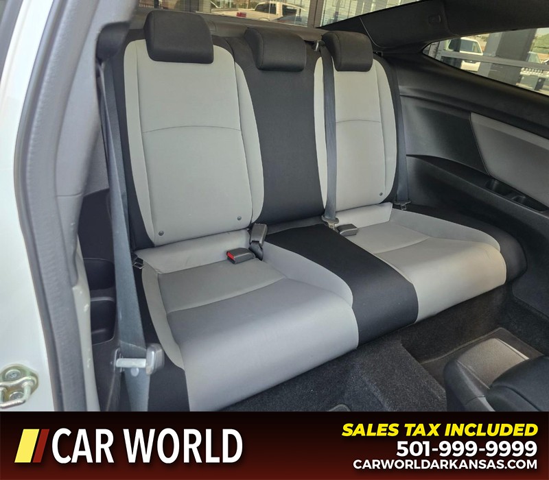 Honda Civic Coupe Vehicle Full-screen Gallery Image 11