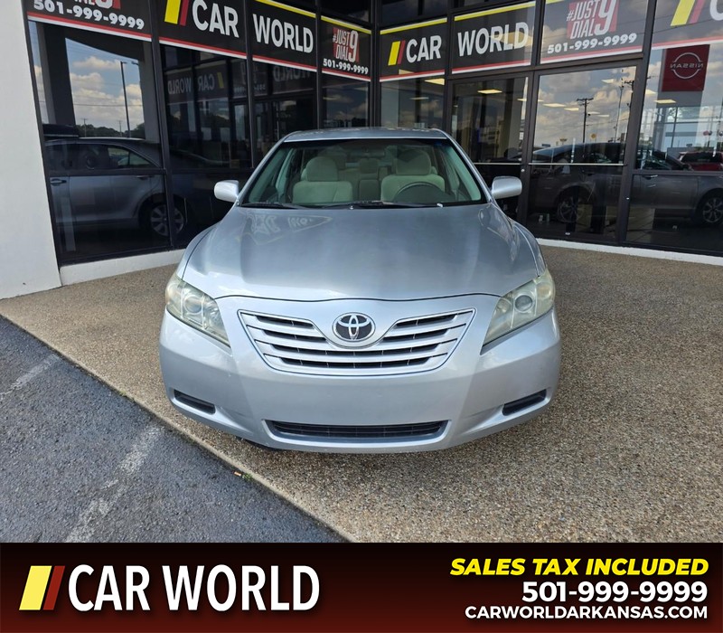 Toyota Camry Vehicle Full-screen Gallery Image 2