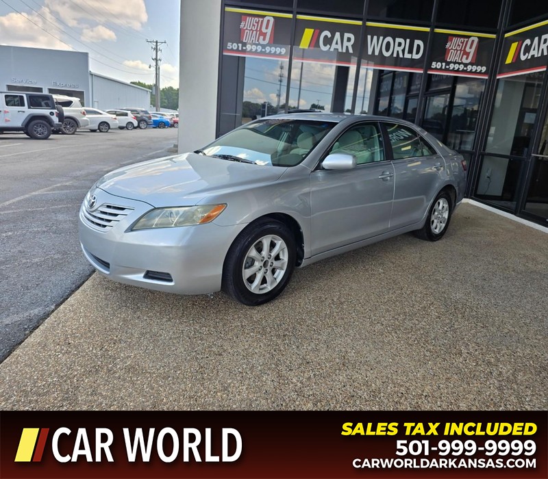 Toyota Camry Vehicle Full-screen Gallery Image 3
