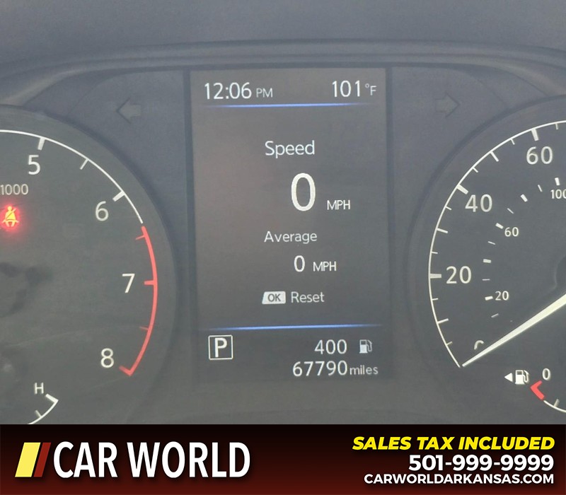 Nissan Altima Vehicle Full-screen Gallery Image 16