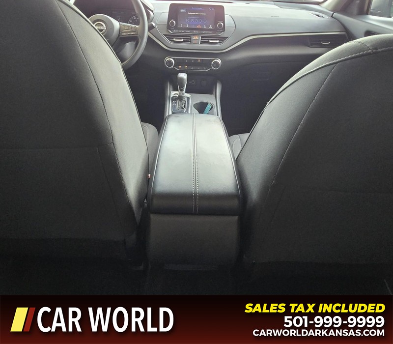 Nissan Altima Vehicle Full-screen Gallery Image 19