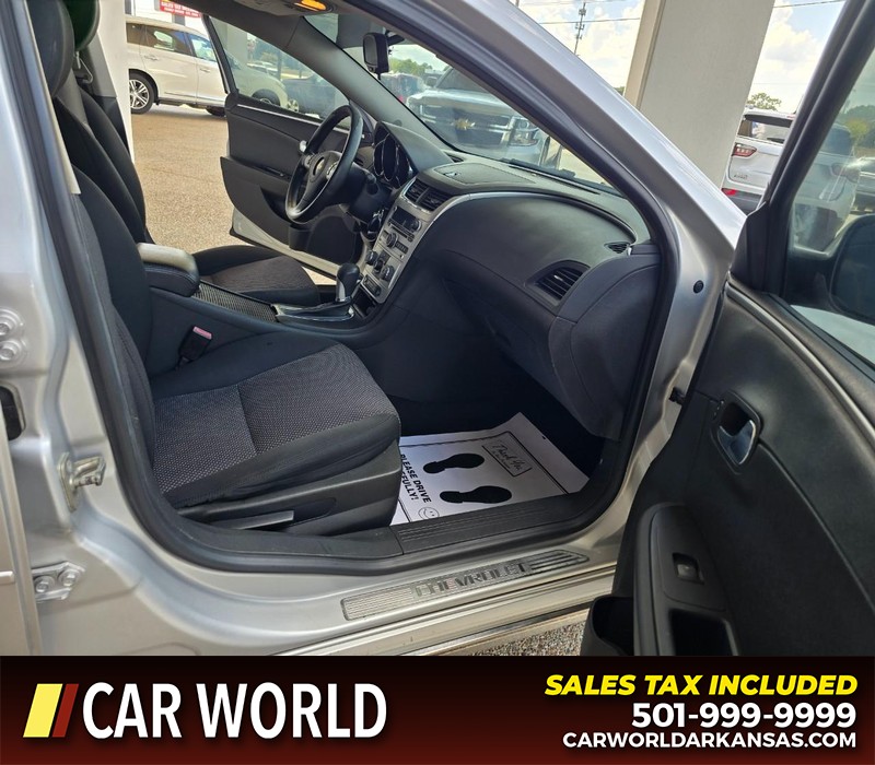 Chevrolet Malibu Vehicle Full-screen Gallery Image 11