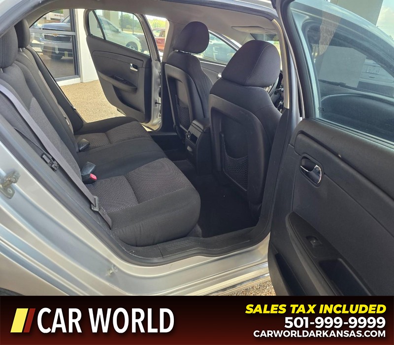 Chevrolet Malibu Vehicle Full-screen Gallery Image 12