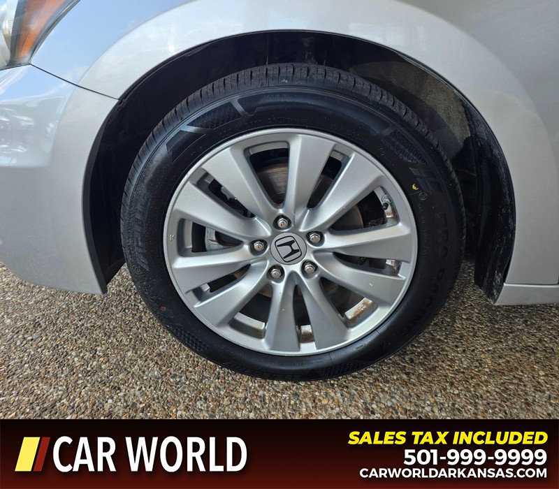 Honda Accord Sedan Vehicle Full-screen Gallery Image 6