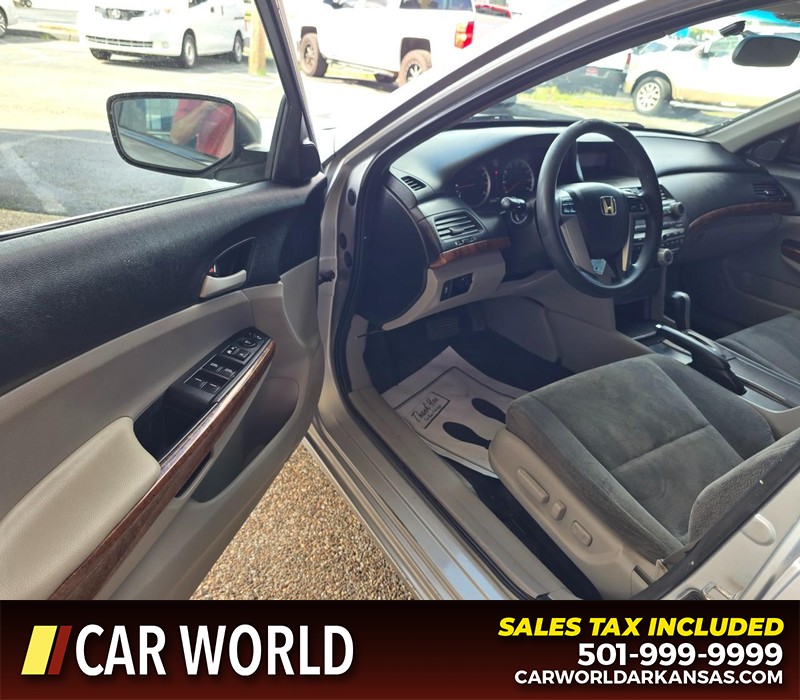 Honda Accord Sedan Vehicle Full-screen Gallery Image 7