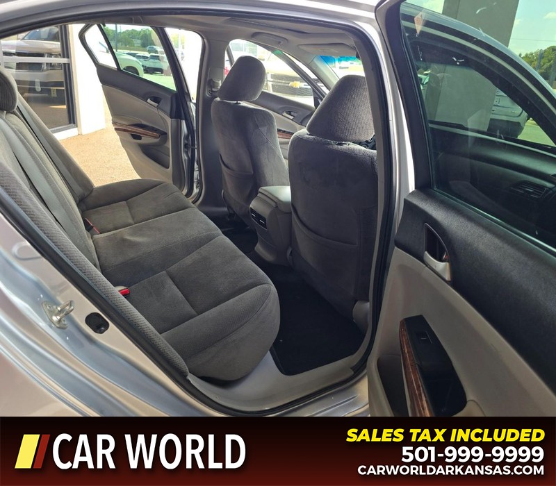 Honda Accord Sedan Vehicle Full-screen Gallery Image 12
