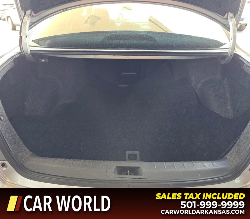Honda Accord Sedan Vehicle Full-screen Gallery Image 13