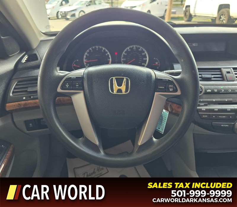 Honda Accord Sedan Vehicle Full-screen Gallery Image 14
