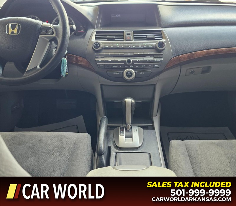 Honda Accord Sedan Vehicle Full-screen Gallery Image 17