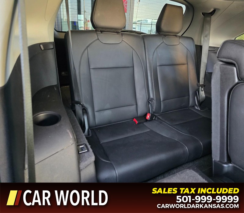 Acura MDX Vehicle Full-screen Gallery Image 14