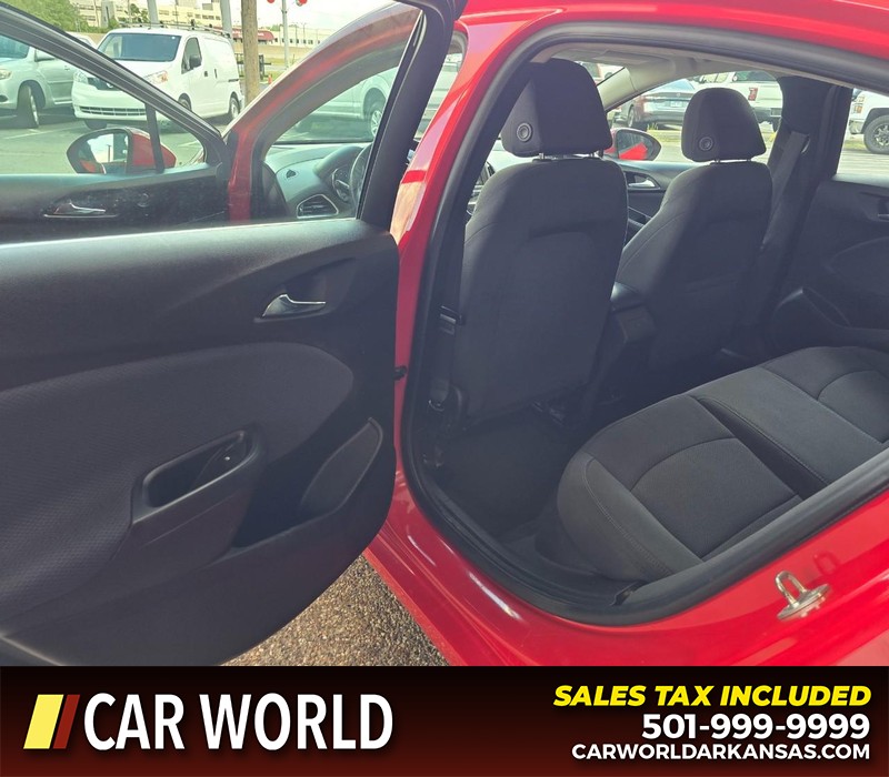 Chevrolet Cruze Vehicle Full-screen Gallery Image 9