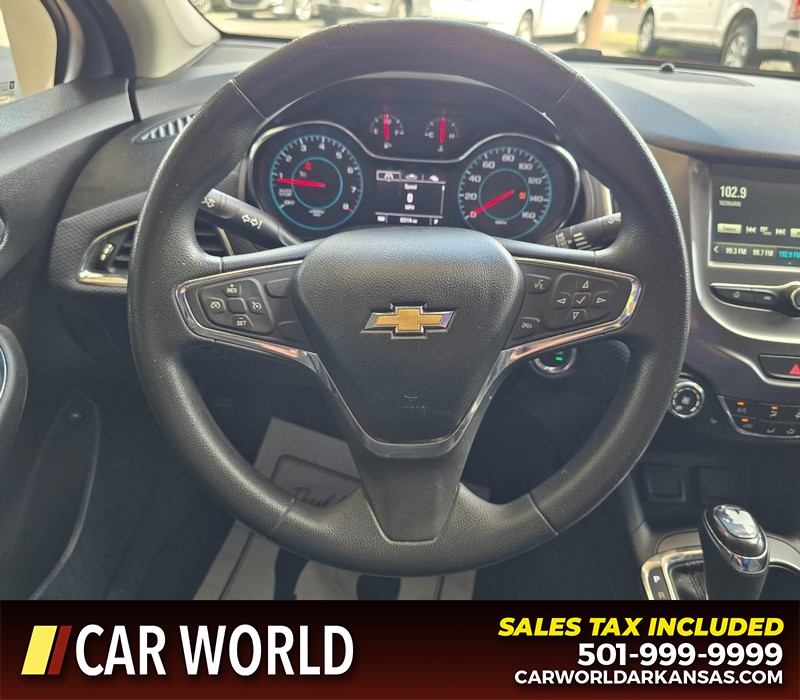 Chevrolet Cruze Vehicle Full-screen Gallery Image 15