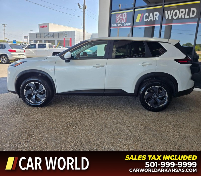 Nissan Rogue Vehicle Full-screen Gallery Image 4