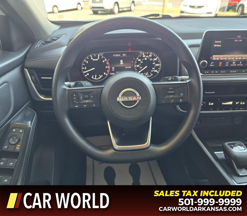 Nissan Rogue Vehicle Full-screen Gallery Image 15