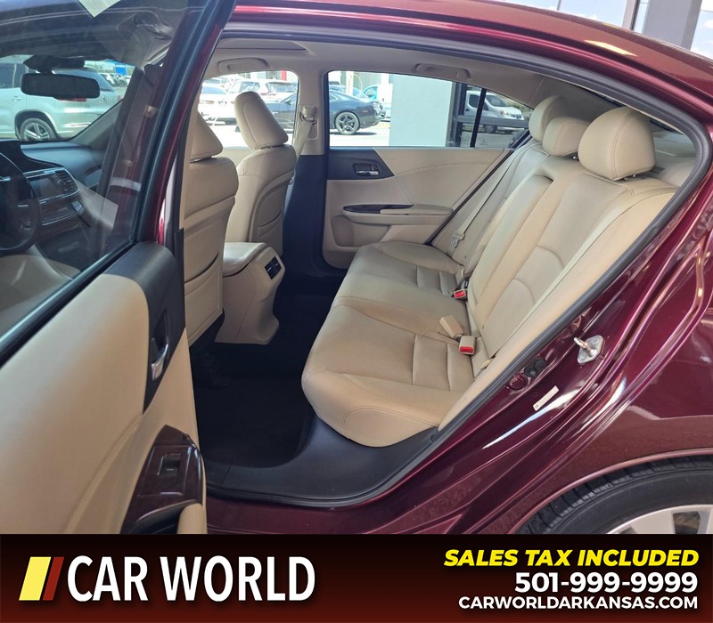 Honda Accord Sedan Vehicle Full-screen Gallery Image 10