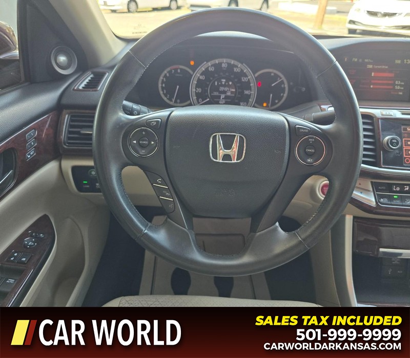 Honda Accord Sedan Vehicle Full-screen Gallery Image 14
