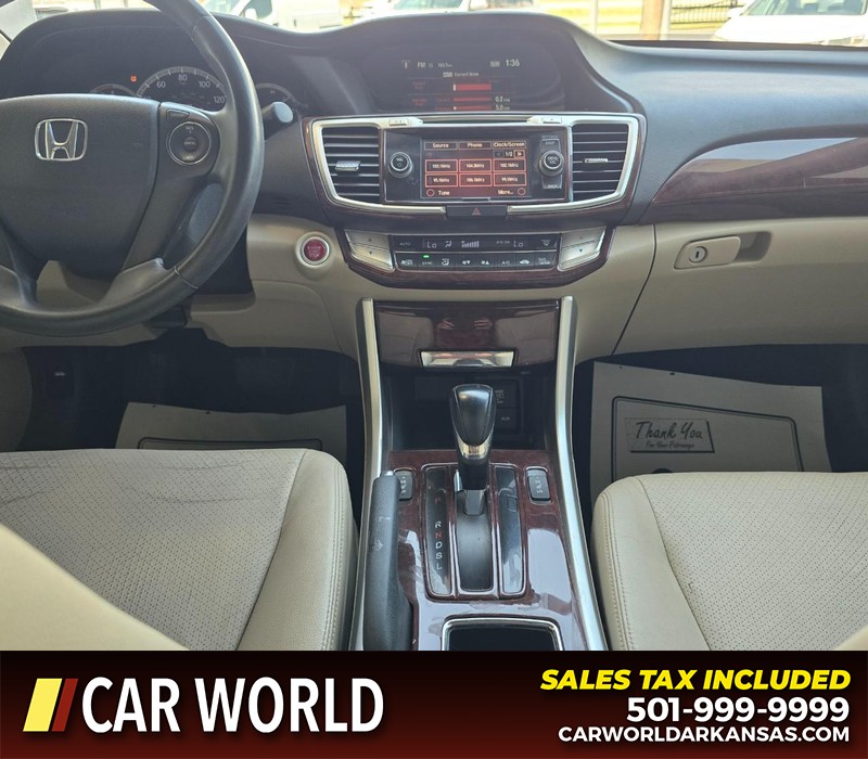 Honda Accord Sedan Vehicle Full-screen Gallery Image 17