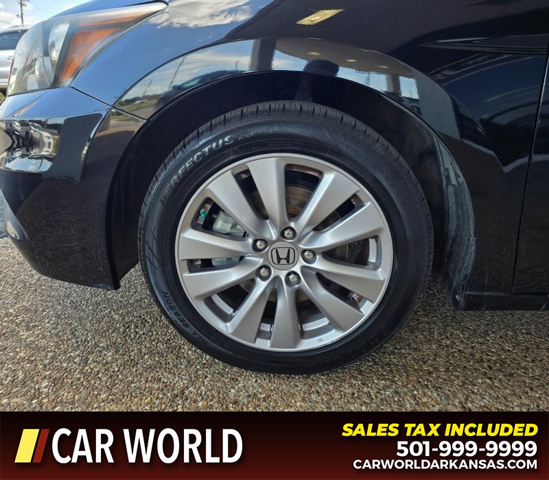 Honda Accord Sedan Vehicle Full-screen Gallery Image 6
