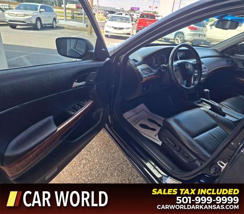 Honda Accord Sedan Vehicle Full-screen Gallery Image 7