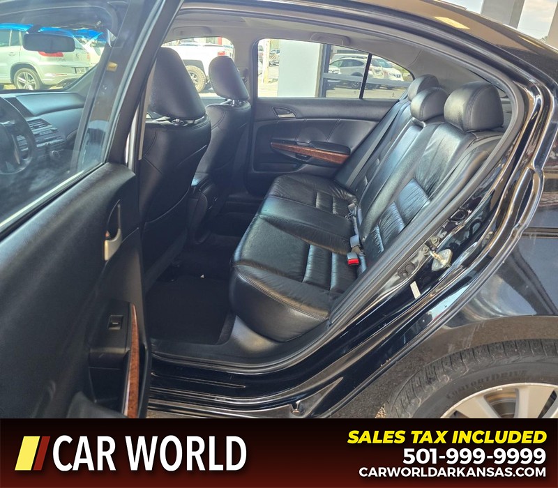 Honda Accord Sedan Vehicle Full-screen Gallery Image 10