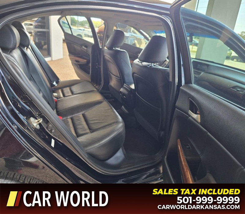 Honda Accord Sedan Vehicle Full-screen Gallery Image 12