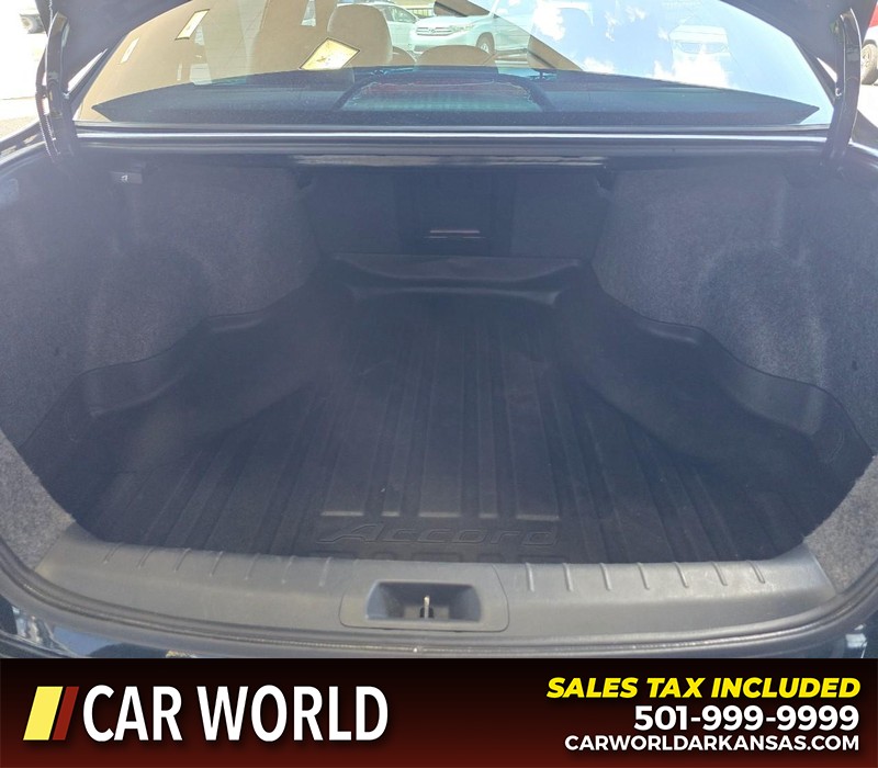 Honda Accord Sedan Vehicle Full-screen Gallery Image 13