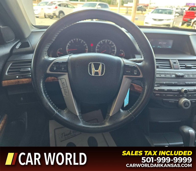 Honda Accord Sedan Vehicle Full-screen Gallery Image 14