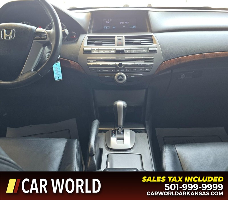 Honda Accord Sedan Vehicle Full-screen Gallery Image 17