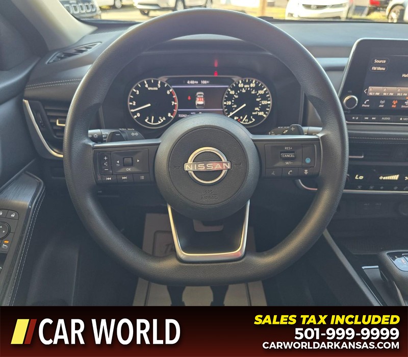 Nissan Rogue Vehicle Full-screen Gallery Image 15