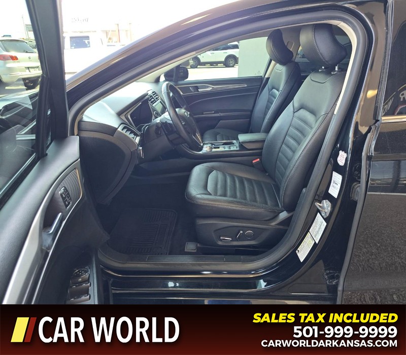Ford Fusion Vehicle Full-screen Gallery Image 9