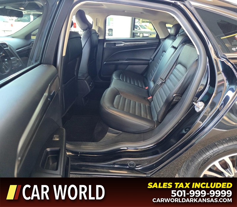 Ford Fusion Vehicle Full-screen Gallery Image 11