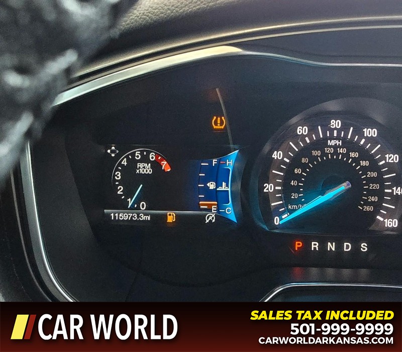 Ford Fusion Vehicle Full-screen Gallery Image 17
