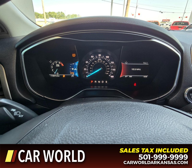 Ford Fusion Vehicle Full-screen Gallery Image 18
