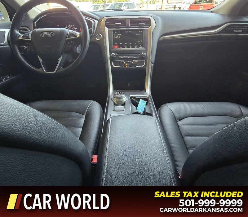 Ford Fusion Vehicle Full-screen Gallery Image 19