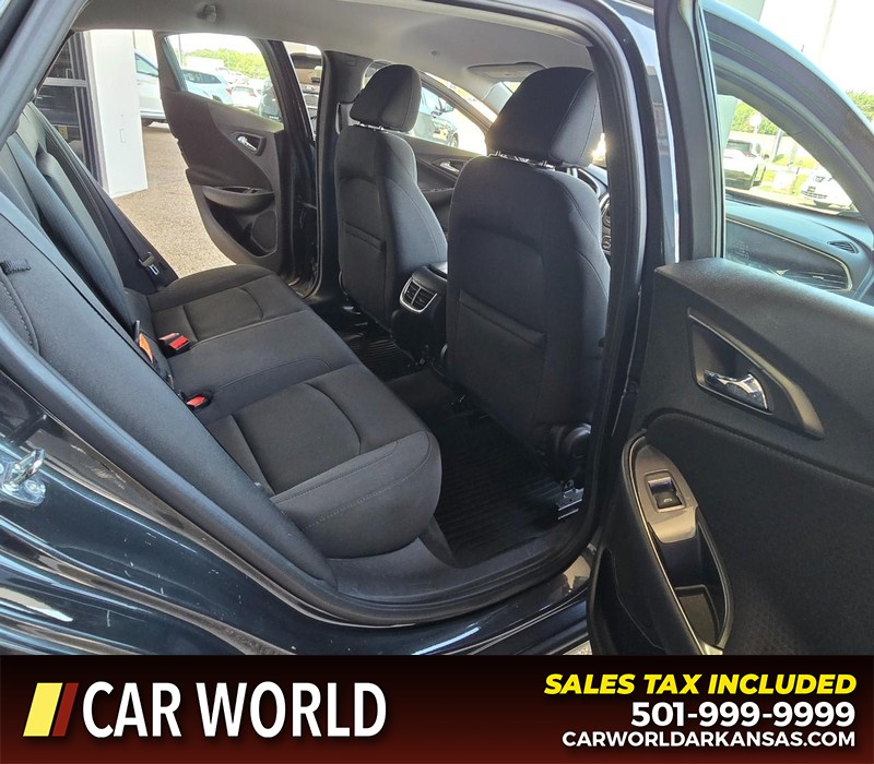 Chevrolet Malibu Vehicle Full-screen Gallery Image 12