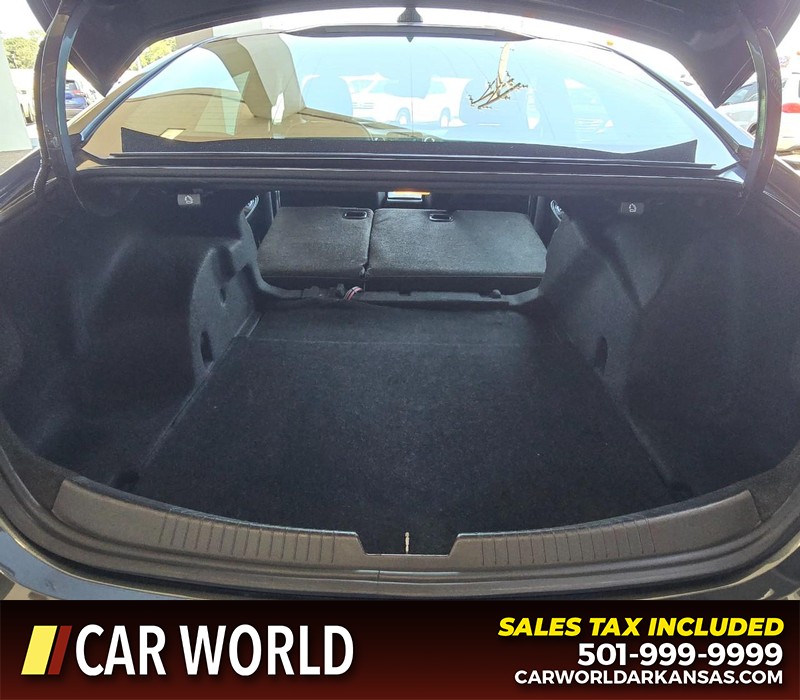 Chevrolet Malibu Vehicle Full-screen Gallery Image 14