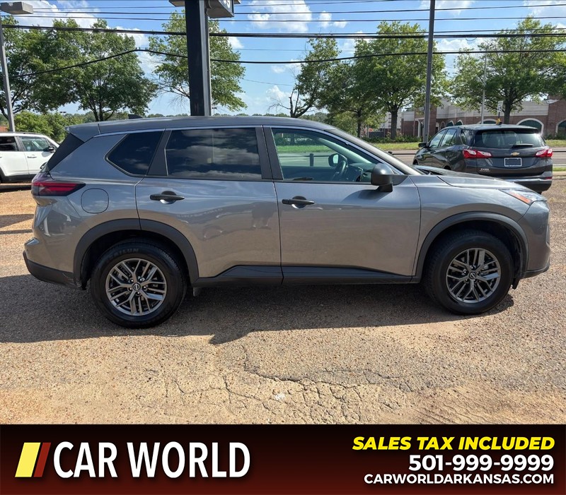 Nissan Rogue Vehicle Full-screen Gallery Image 2