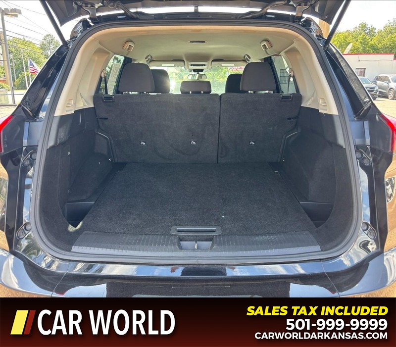 Nissan Rogue Vehicle Full-screen Gallery Image 6