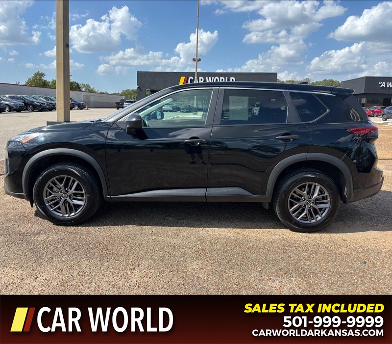Nissan Rogue Vehicle Full-screen Gallery Image 8
