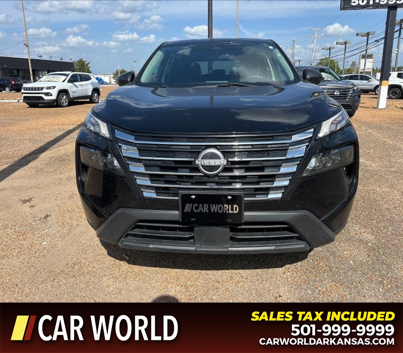 Nissan Rogue Vehicle Full-screen Gallery Image 10