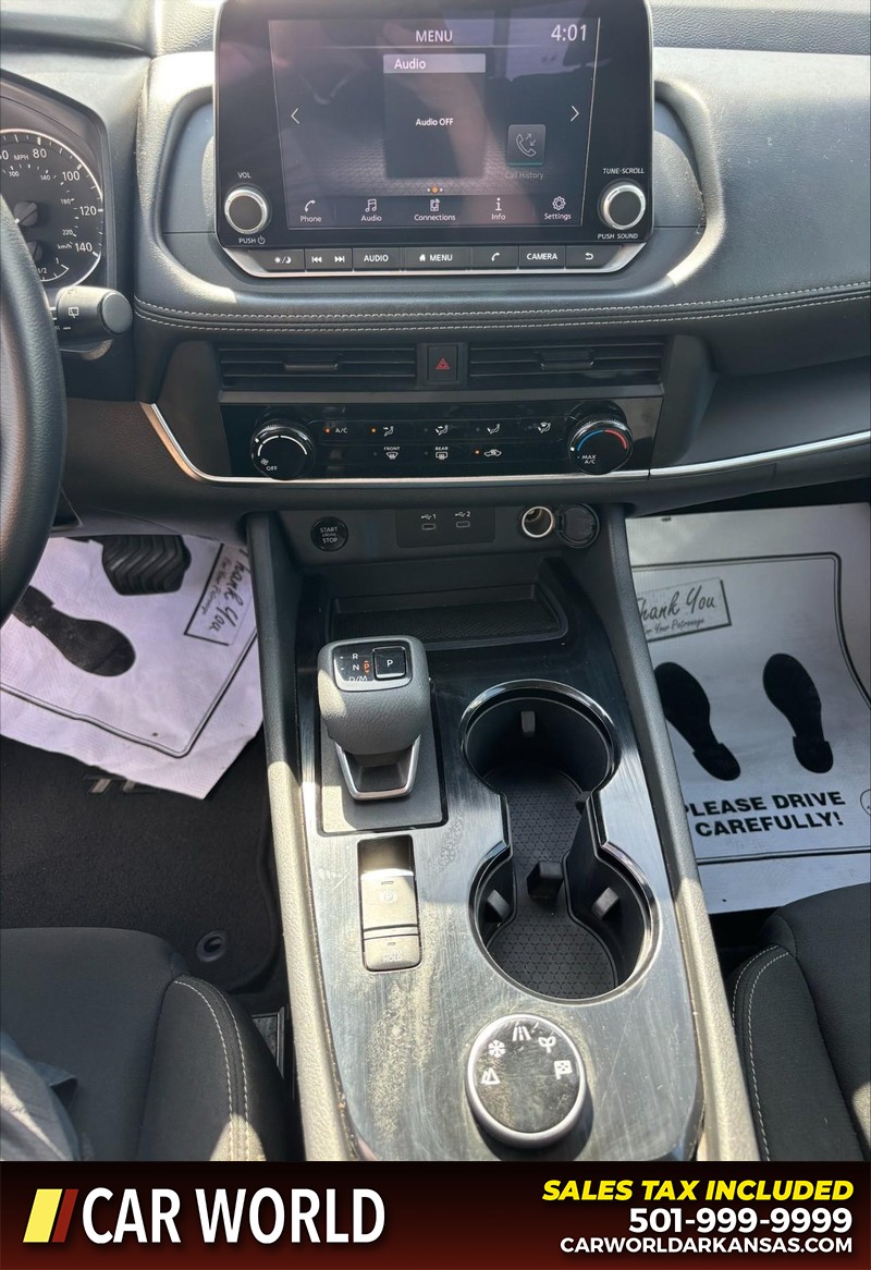 Nissan Rogue Vehicle Full-screen Gallery Image 17