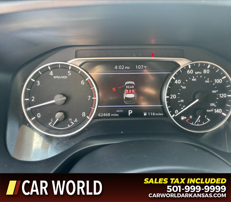 Nissan Rogue Vehicle Full-screen Gallery Image 20