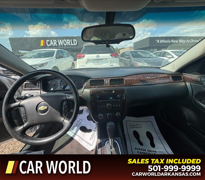 Chevrolet Impala Limited Vehicle Full-screen Gallery Image 16