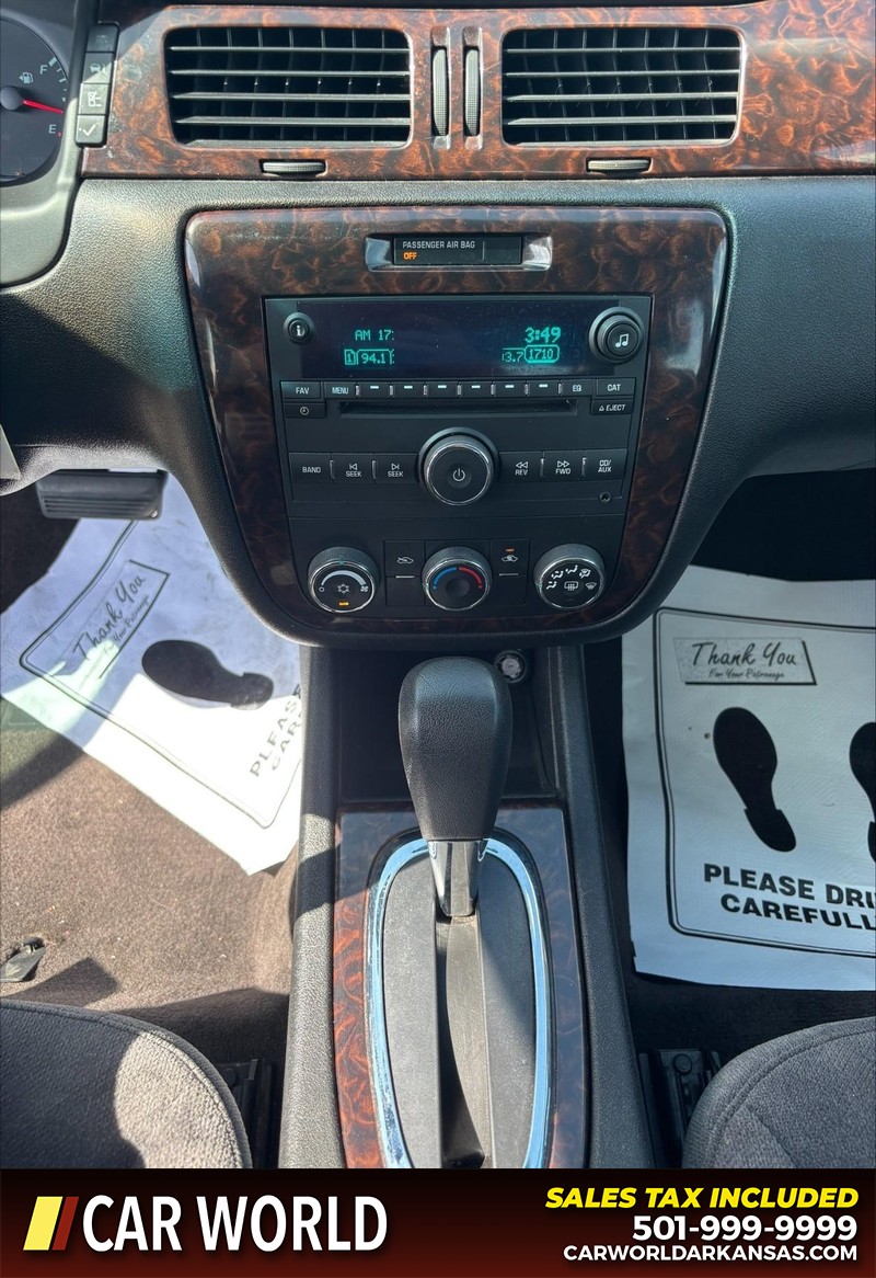 Chevrolet Impala Limited Vehicle Full-screen Gallery Image 17