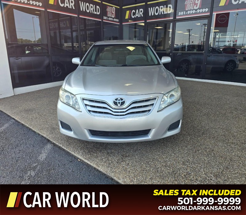 Toyota Camry Vehicle Full-screen Gallery Image 2
