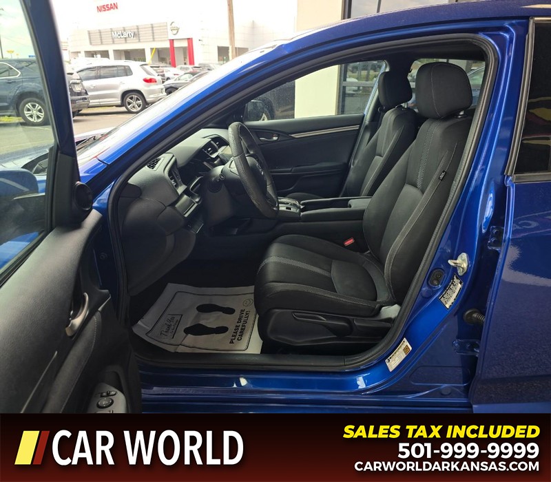 Honda Civic Hatchback Vehicle Full-screen Gallery Image 7