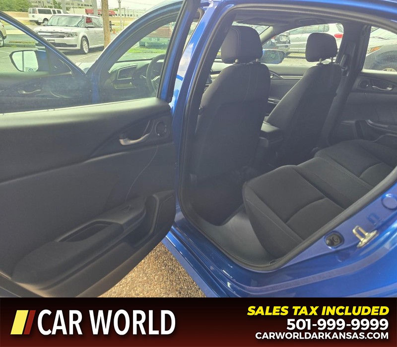 Honda Civic Hatchback Vehicle Full-screen Gallery Image 8