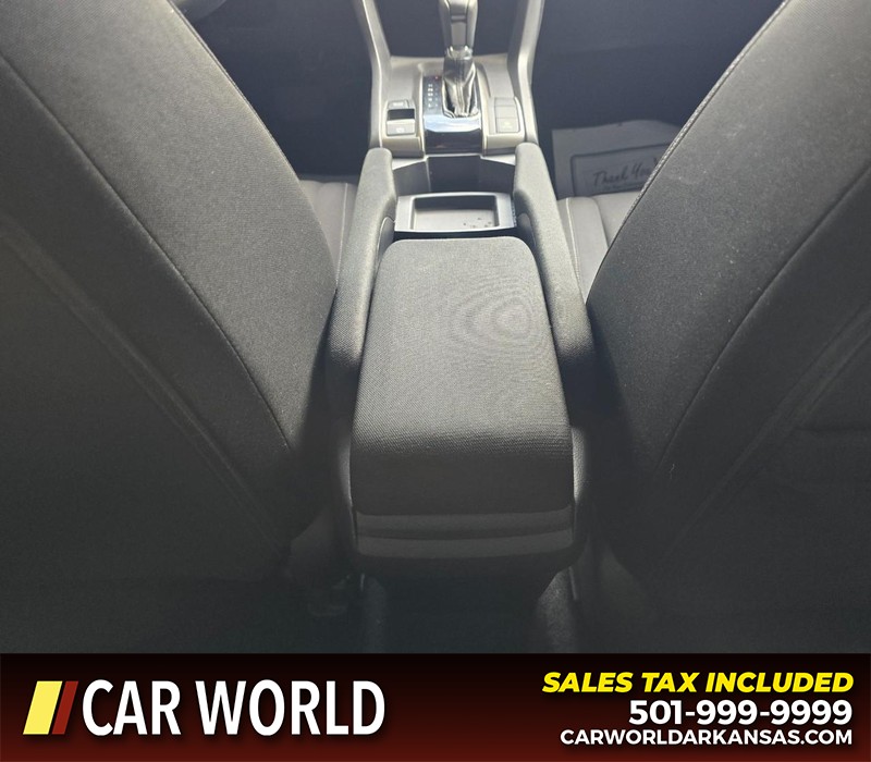 Honda Civic Hatchback Vehicle Full-screen Gallery Image 18