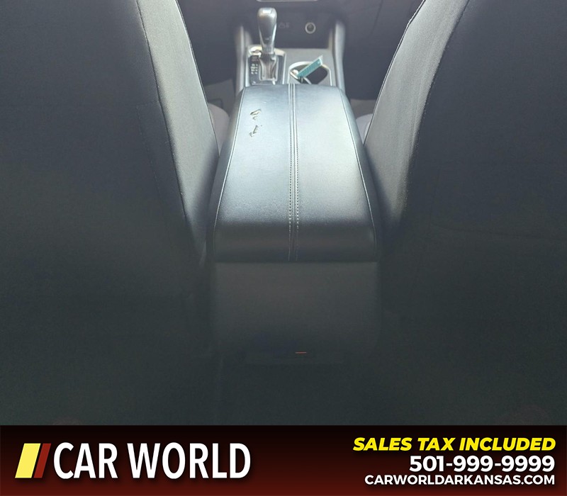 Nissan Altima Vehicle Full-screen Gallery Image 19